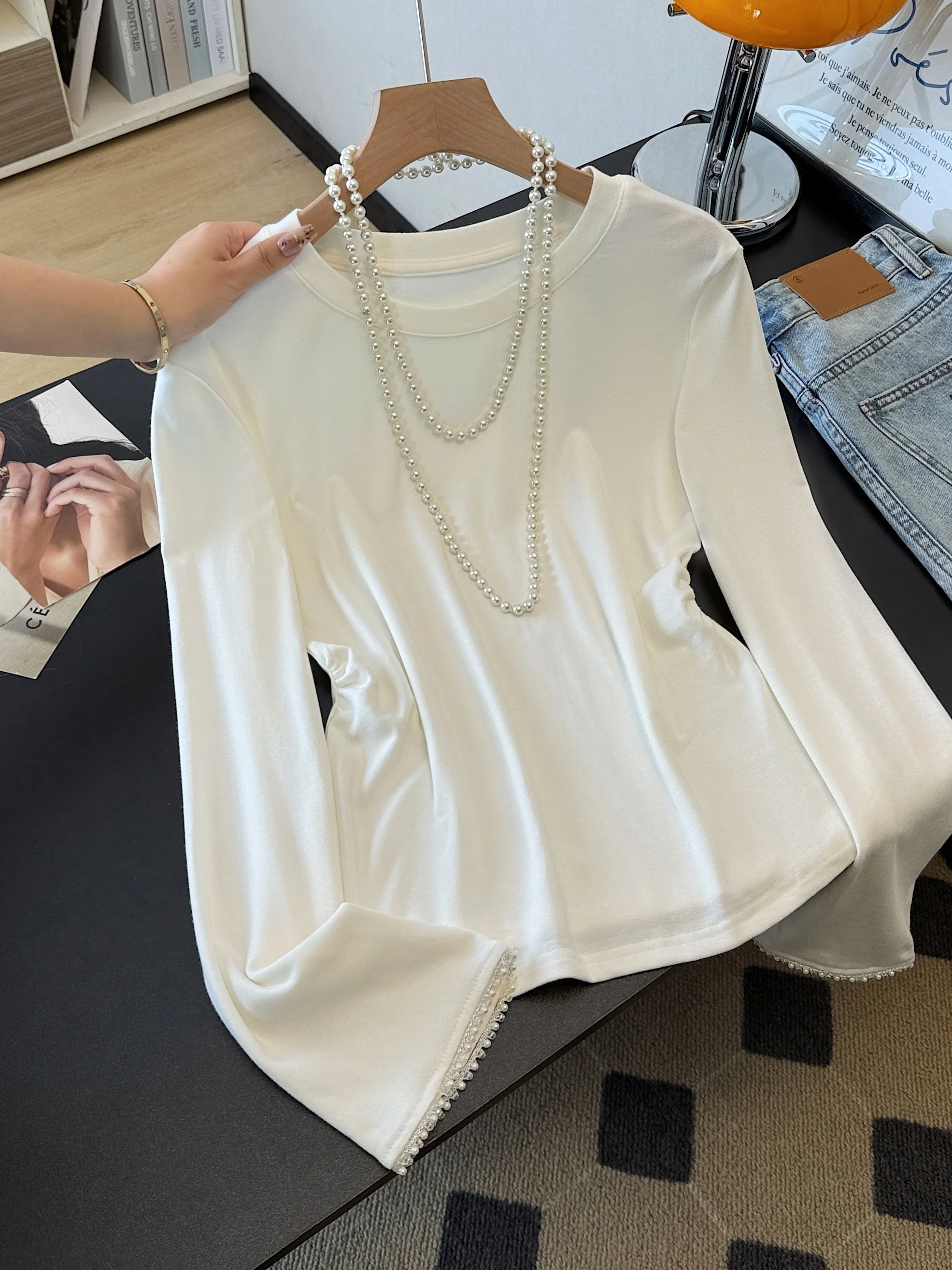 

New Chinese Sle round Ne Beaded Design Base Layer Top Long Sve Inner Wear 2025 Autumn Versatile T-irt for Women