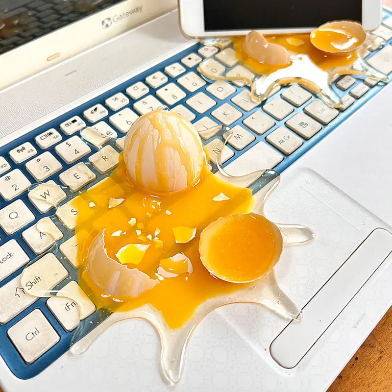 

Tricky Prank Toy Broken Egg Realistic Decompression Mobile Phone Holder Spoof Props Funny Party Decoration