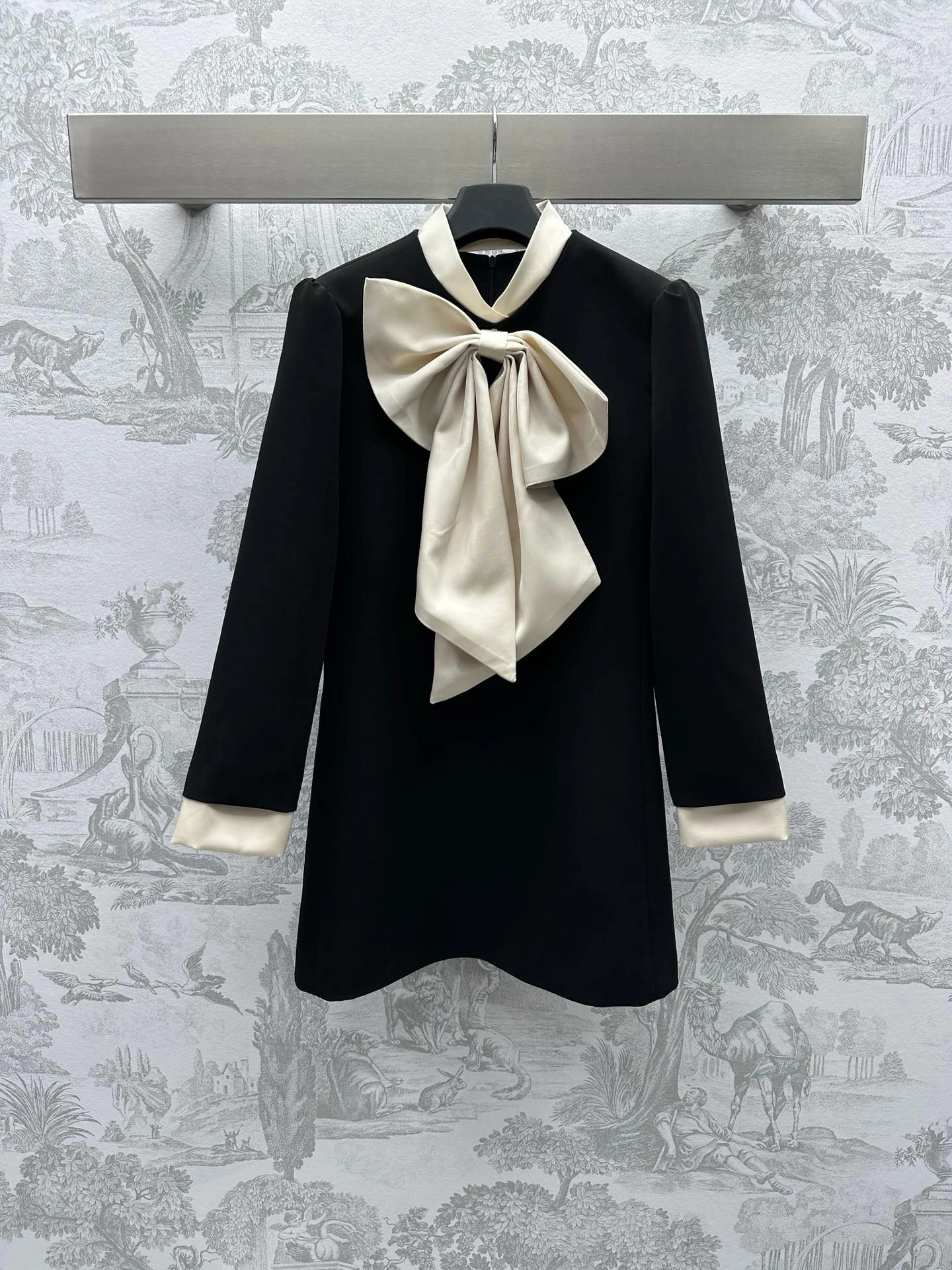 

EVACANDIS Bow Hit Color Long Sleeve Mini Dress New Women Black Cotton O-Neck Sweet A-Line Elegant Chic Party Style Office Lady