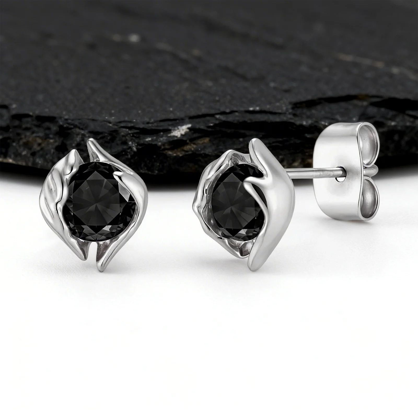 Hip-Hop Kristall Zirkon Ohrstecker für Männer und Jungen, Minimalistische CZ Kleine Metall-Ohrstecker mit Schmetterlings-Ohrverschlüssen – Detail 6