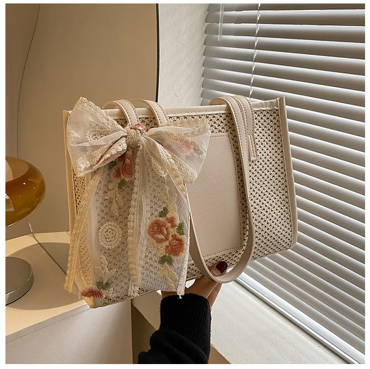 

Элегантный шелковый шарф, соломенная сумка-тоут для женщин, летняя большая вместительная пляжная сумка на плечо, стильный женский аксессуар