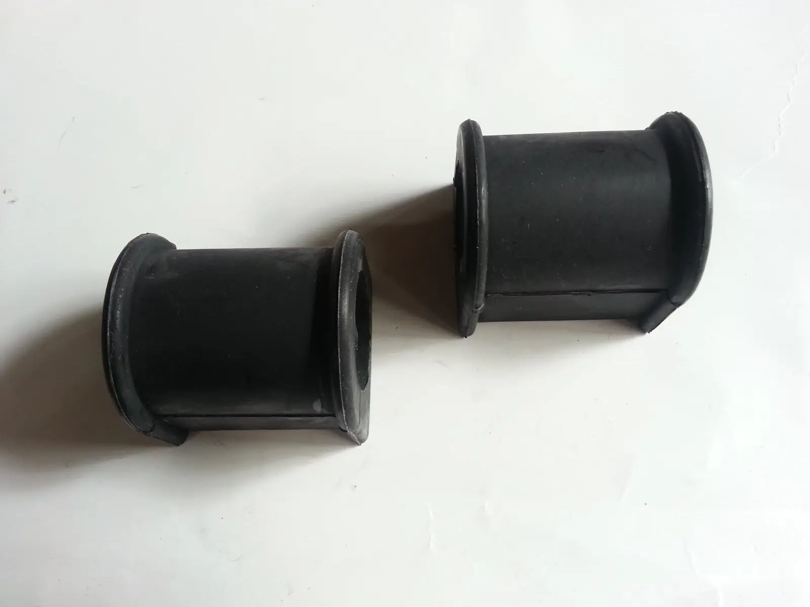 

Front Stabilizer Bar Bush:2PCS For Ssangyong Musso Korando Istana Stavic #6313230385