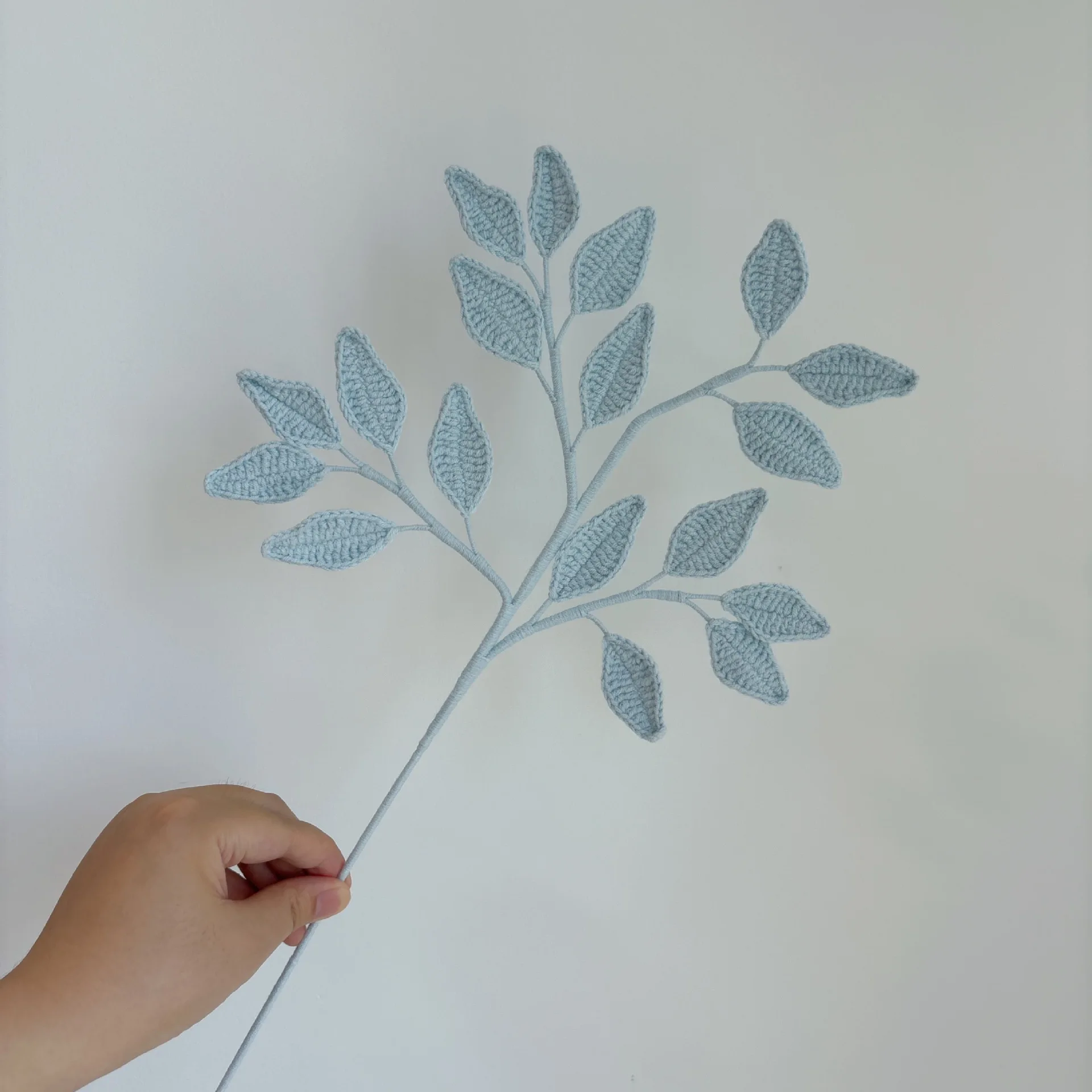 Kreative künstliche Blätterzweige, fertig gehäkelte Blätter, gestrickte Blumen, Foto-Requisiten, Raumdekoration – Detail 6