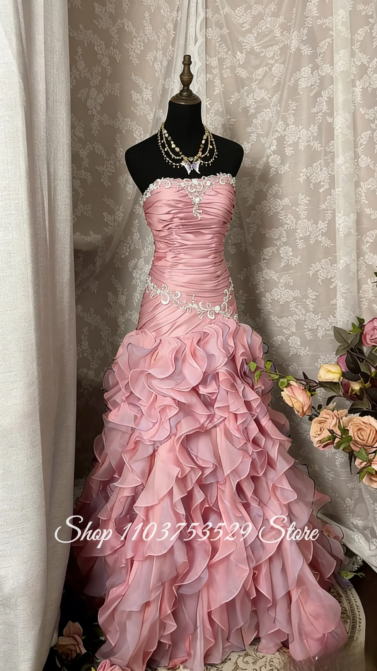 Maßgeschneidertes trägerloses Ballkleid in Zartrosa mit silbernen Perlen und Korsett – Abendkleid für Abschlussball und formelle Anlässe, süßes Geburtstagskleid