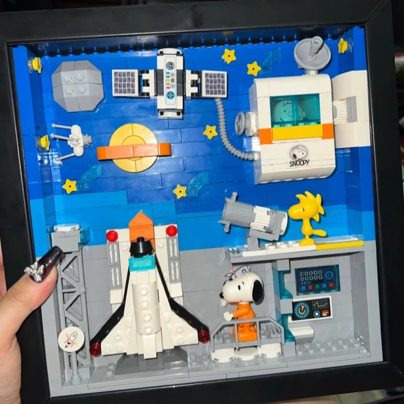 

Snoopy Photo Frame Space Exploration Egypt Adventure Series Building Blocks Room Decoration Collection Puzzle Toys Festival Gift
