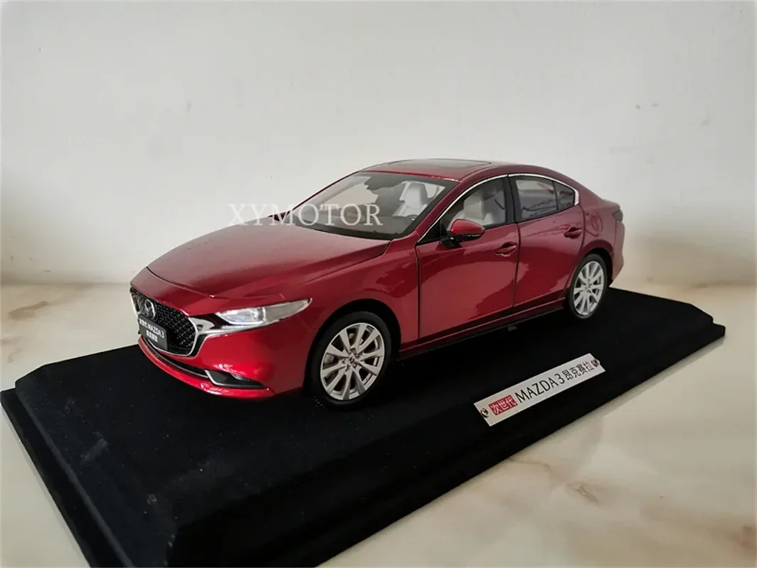 

Литая металлическая модель автомобиля 1:18 для Mazda Axela 3 M3, для мальчиков и девочек, детские игрушки, хобби, подарки для коллекции, демонстрационные красные украшения