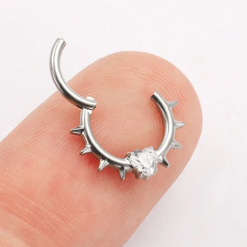 ZOOR F136 التيتانيوم 2025 جديد الشرير سبايك الأنف الدائري ثقب القلب تشيكوسلوفاكيا الحاجز 16 جرام هوب الفرس Daith أقراط بأكسيد مجوهرات للجسم