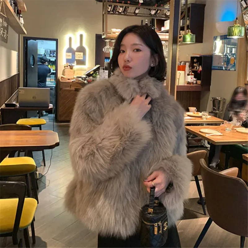 Womens Faux Fur Coat Clothing 2025 New Fashion Casual Imitation Fox Fur Hair Coats Female Short Loose Winter Jacket
