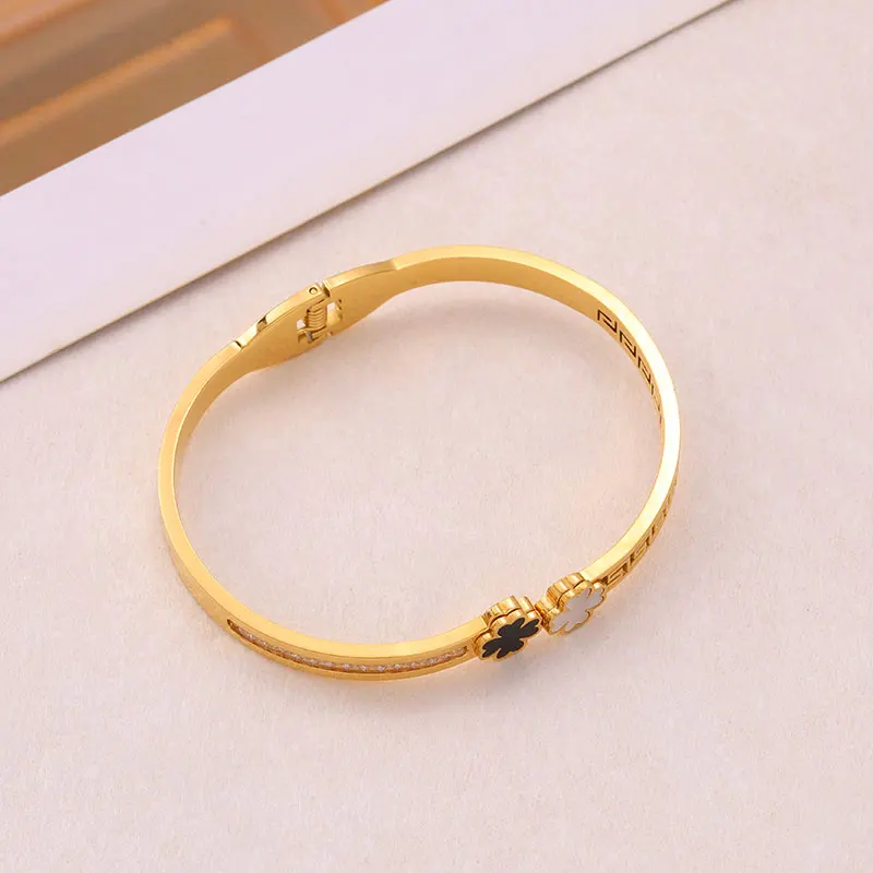 

1pcs Stainless Steel Heart-Shaped Four-Leaf Flower Song's Aesthetic Elegant And Beautiful Daily Commuting Bracelet