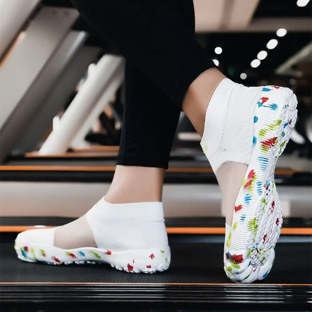 Yoga Shoes Anti-Slip Wading Shoes Quick-Drying Lightweight Beach Shoes Durable Water-Resistant Aqua Shoes Swimming