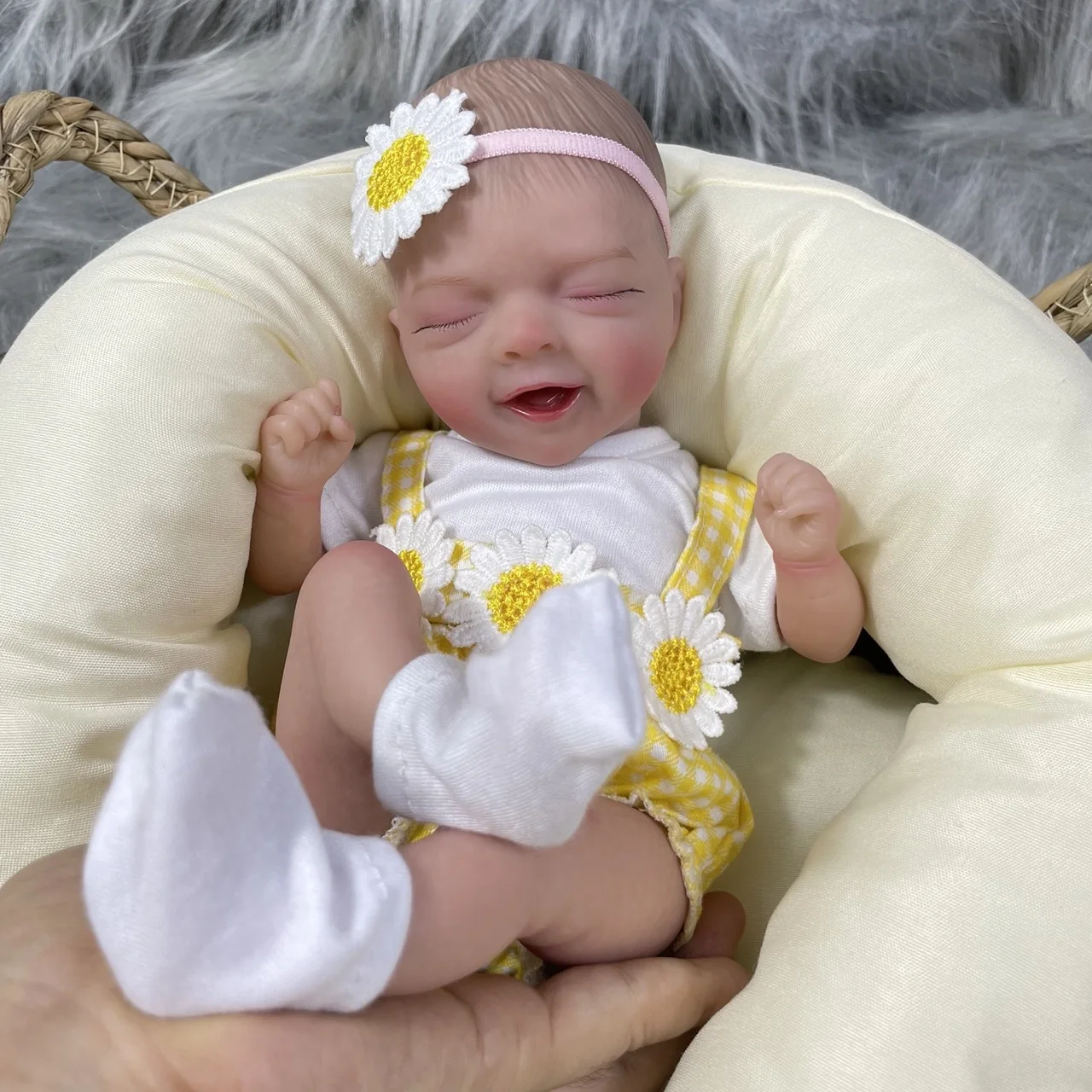 Mini 12Inch 30CM Reborn Baby Dolls Salia Cute Palm Doll Soft Cloth Body 3D Skin Visible Veins Collectible Art Doll Gift For Girl