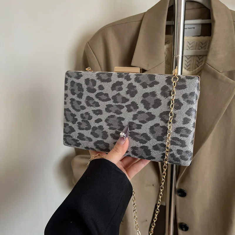 

​​2025 New Chain Strap Box Bag for Women Textured Square Mini Purse Elegant Crossbody Clutch Fashionable Evening Party Bag​