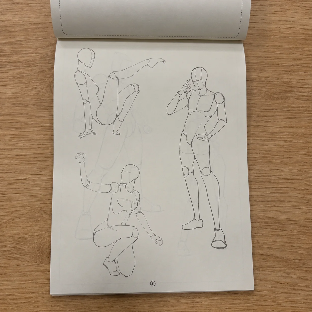 Manga Tracing Sketchbook: 38+ Lessons on Structure, Movement & Shading – Perfect for Beginners