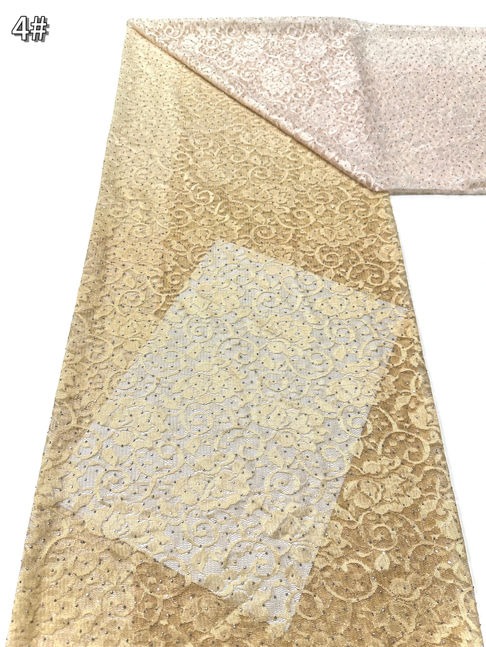 Nigeriaanse kralenborduurkant  - Glitter Tablecloth recensie en prijs