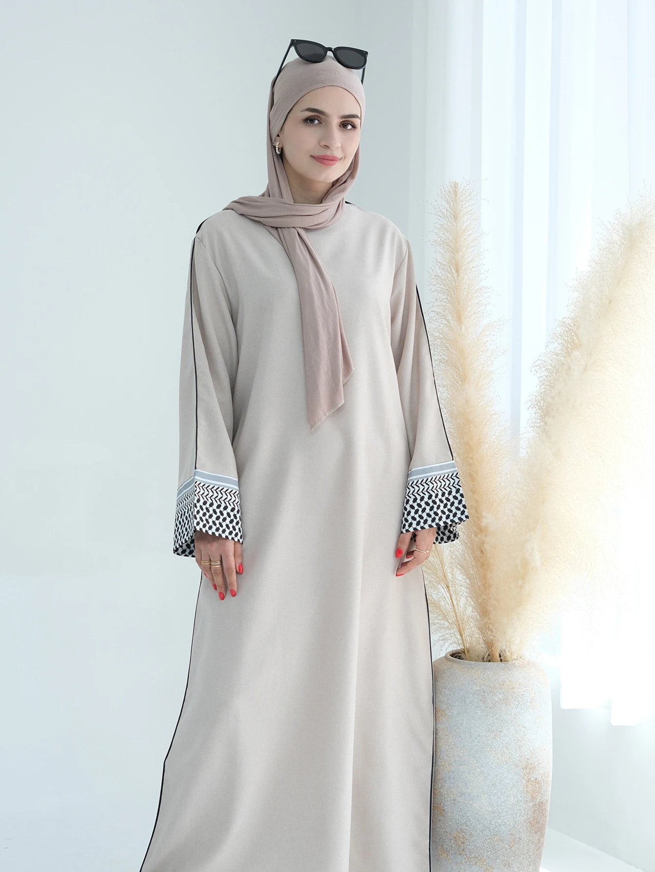 2025 Ramadan Splendido musulmano Medio Oriente Abaya Donna Elegante Cardigan Moda Abito Dubai Lusso Eid Islam Abito lungo Caftano