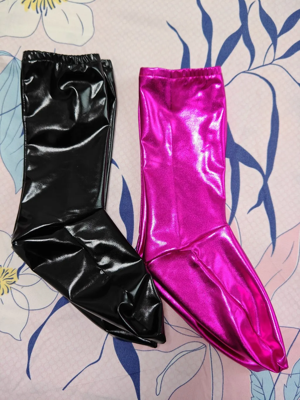 

Kids spandex black Shiny Metallic Stockings Costumes Cosplay Party Halloween Foot cover sleeve long Socks