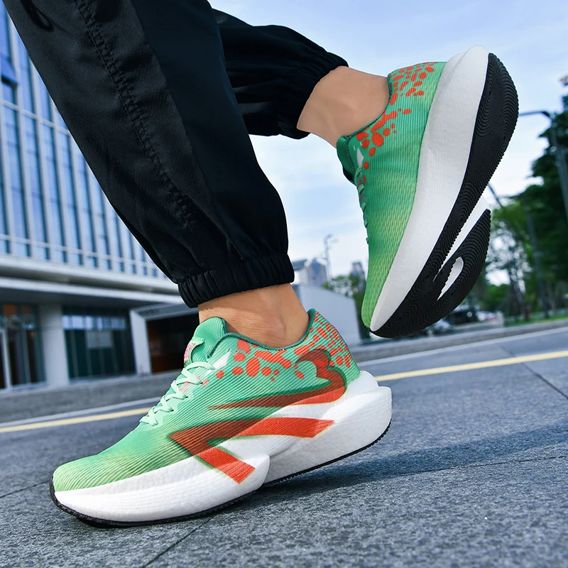 Herren-Freizeitsportschuhe, farbenfrohe Laufschuhe mit Leopardenmuster und Farbverlauf, dicke Sohle, hohe Dämpfung, atmungsaktive Laufschuhe mit feinem Mesh-Material, rutschfest und abriebfest, ideal für Langstreckenläufe, Fitness-Training, tägliche Anlässe und Reisen, trendige Unisex-Schuhe. – Detail 11
