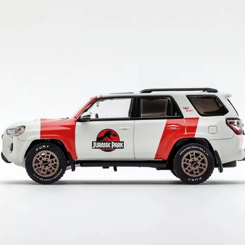 GCD 1:64 4-Runner Jurassic World dicat model kendaraan off-road Aloi