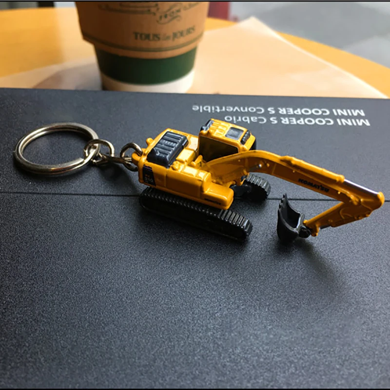 UH Komatsu PC 210 Excavator Engineering Vehicle Alloy Keychain 5523 Yellow Adult Classic Collect Souvenir Ornament Gift Spot