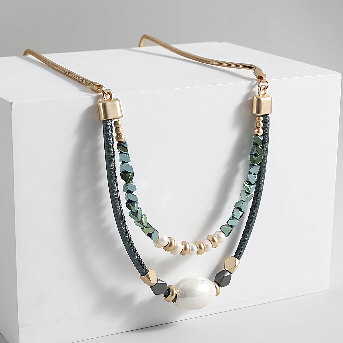 

Amorcome Bohemian Pearls Leather Rope Crystal Beads Pendant Necklaces Long Snake Chain Statement Necklace for Women Collar Femme