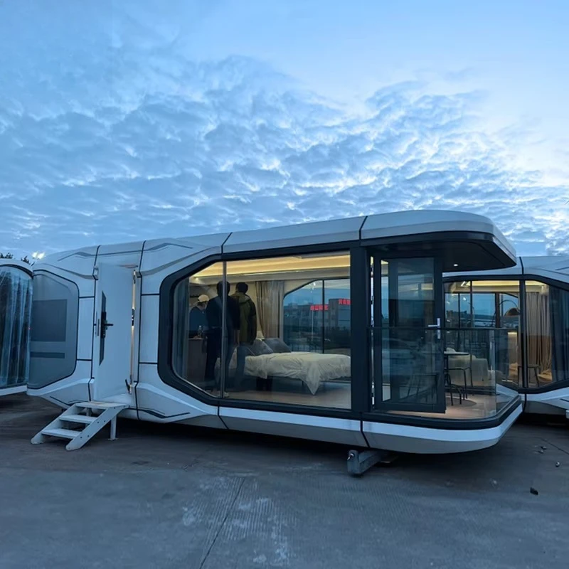 كبسولات منزلية متنقلة مستوحاة من الفيلات الفولاذية الجاهزة، مناسبة للسفر وفنادق المنتجع