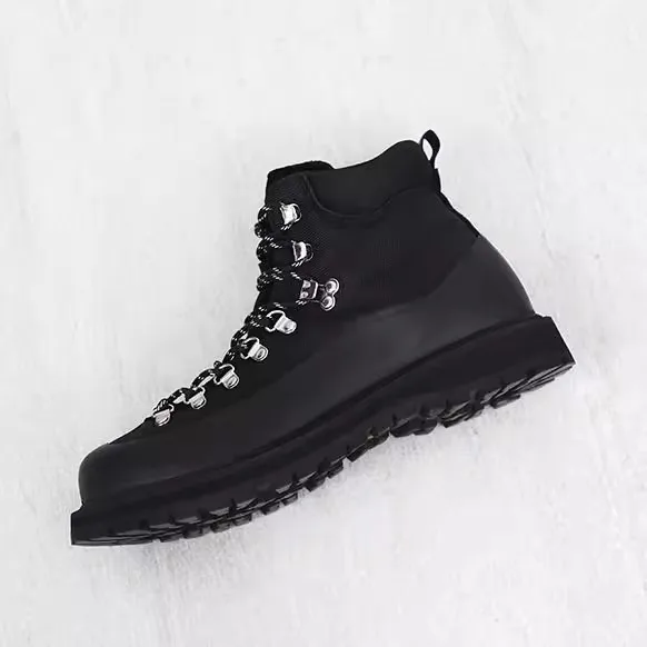 الأكثر مبيعاً 2025 وصول جديد عالي الجودة للجنسين في الهواء الطلق المضادة للانزلاق أحذية التنزه المهنية عالية الجر أحذية التنزه