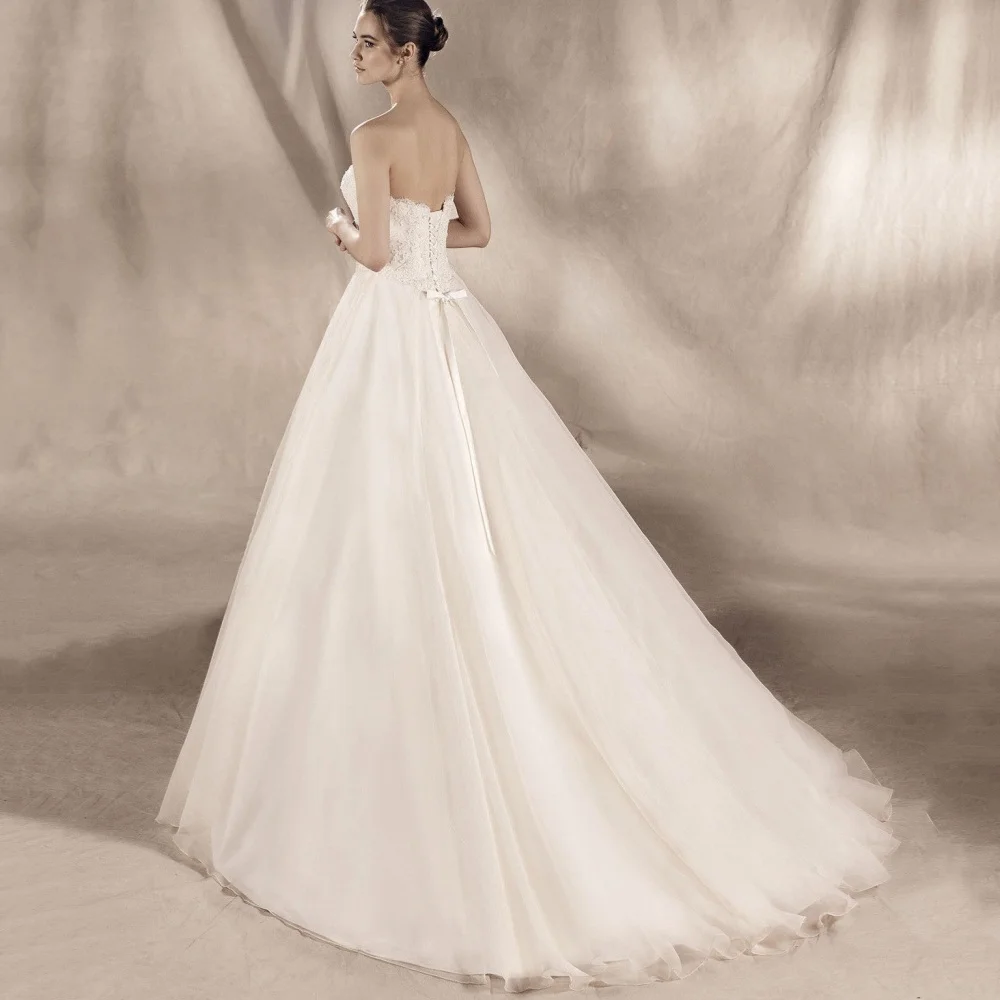 맞춤형 럭셔리 A 라인 웨딩 드레스, 우아한 레이스 신부 원피스, 연인 목 레이스업 신부 가운, 신제품