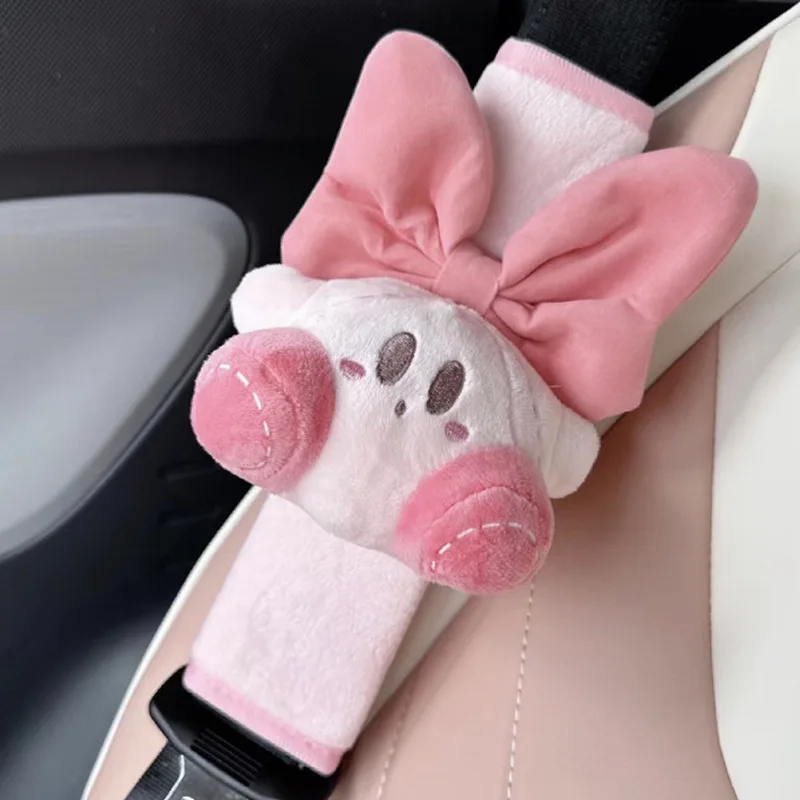 Nuevo PokeMon Star Kabi cinturón de seguridad de felpa protección de hombros Kawaii lindo lazo rosa funda protectora suave para mujer accesorios de coche