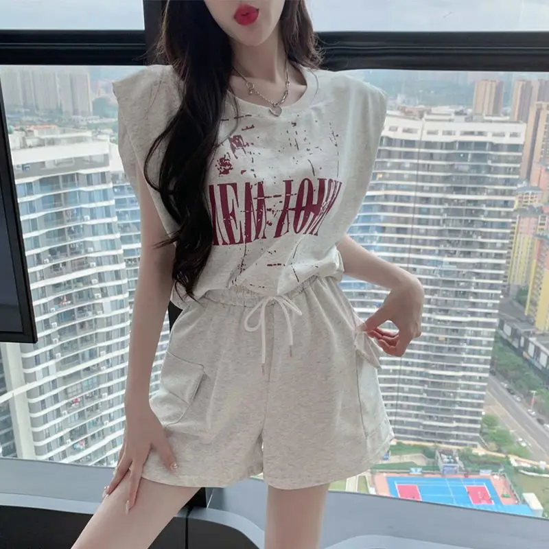 

Summer Fashion Workwear Shorts Set Casual Loose Running Two-Piece Set New 2026 round Neck Short Sleeve Student School Uniform...