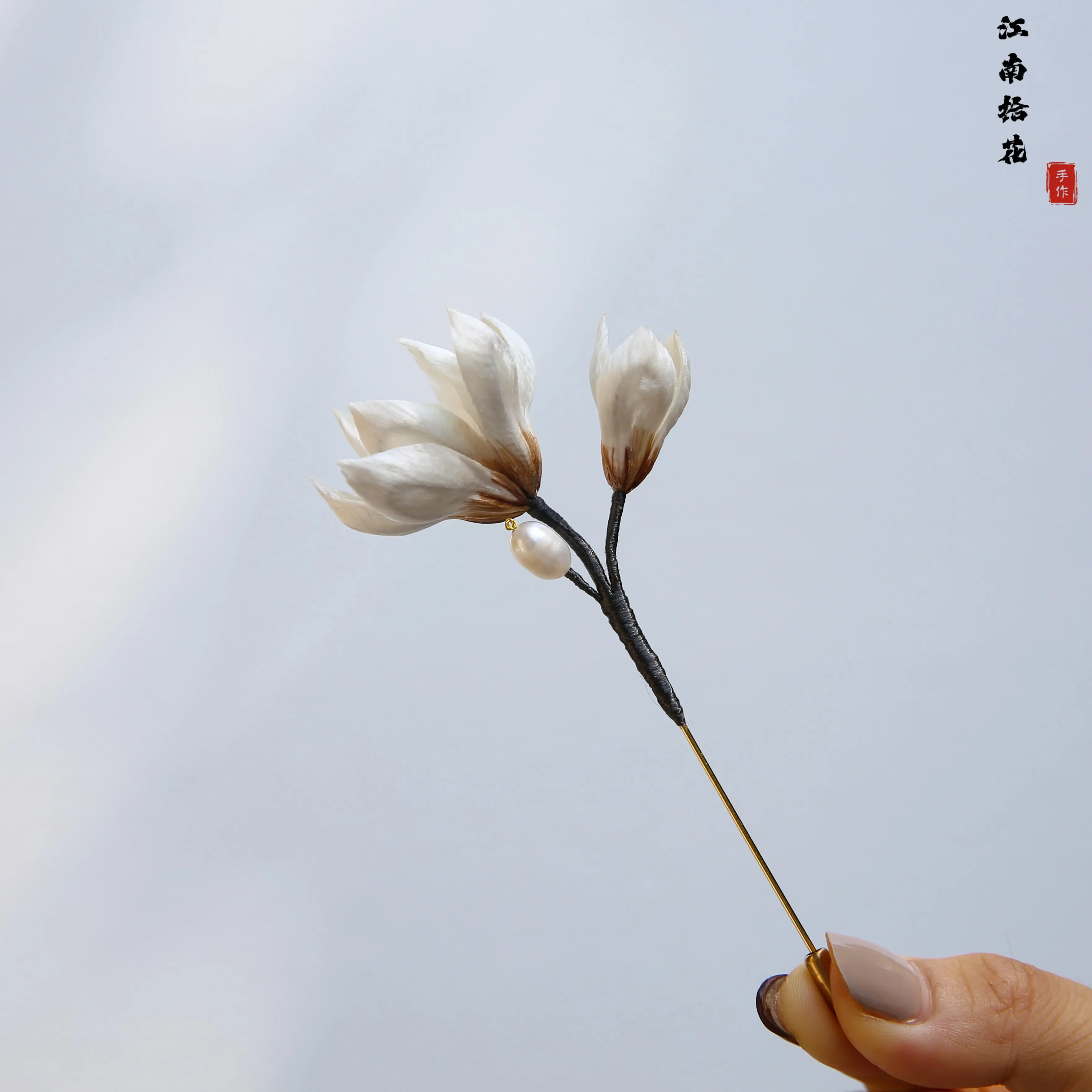 Intangible Heritage Mulberry Silk Yulan Magnolia Velvet Brooch, Handmade Lapel Pin for Suit Sweater, Gift