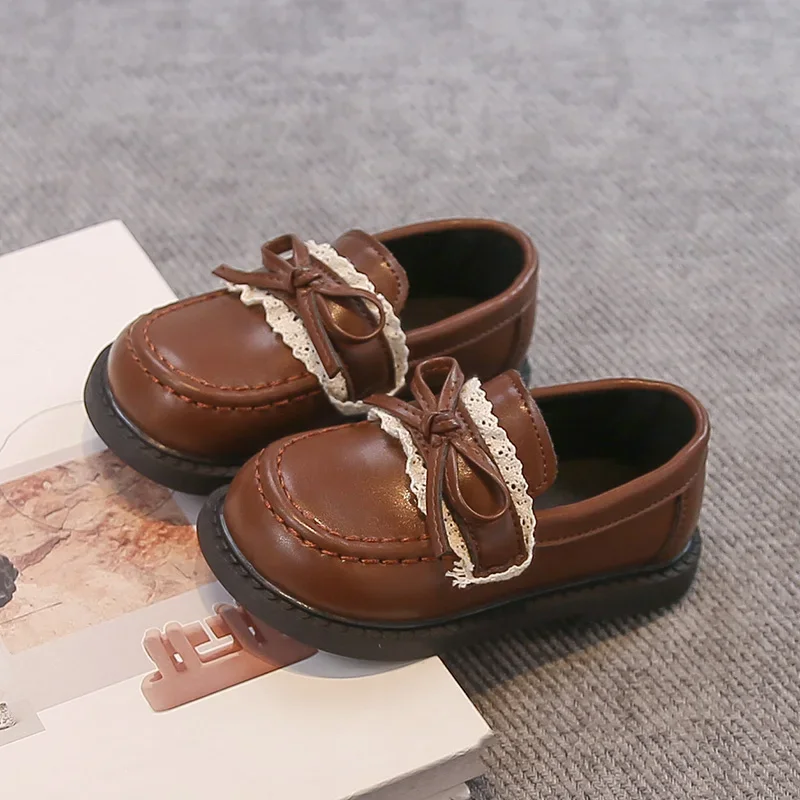 

Милые детские осенние туфли на плоской подошве, элегантные модные кожаные туфли с рюшами на краях для девочек, детское платье принцессы, туфли Мэри Джейн