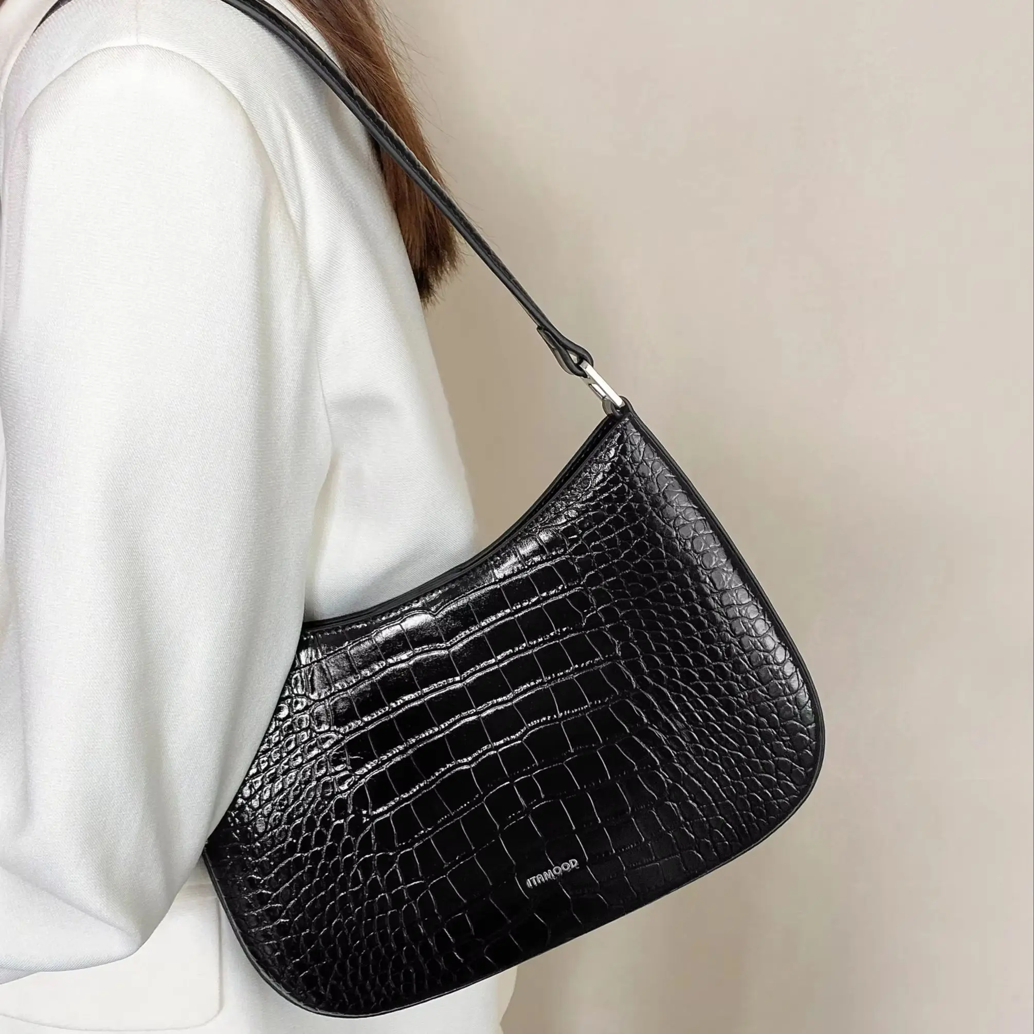 

ITAMOOD Black Crocodile Pattern Cowhide Hobo Bag, Genuine Leather Shoulder Bag, Lightweight Underarm Bag for Women