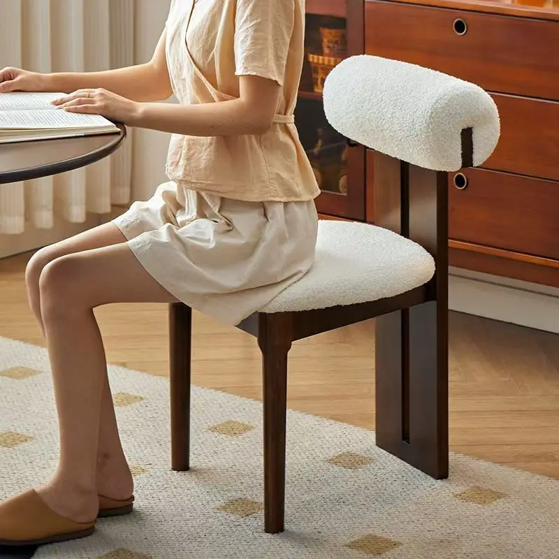 كرسي طعام من الخشب الصلب بتصميم فرنسي عتيق من الشمال - كرسي فرس النهر بمسند ظهر عتيق في منتصف القرن للمنزل وغرفة المعيشة والزينة