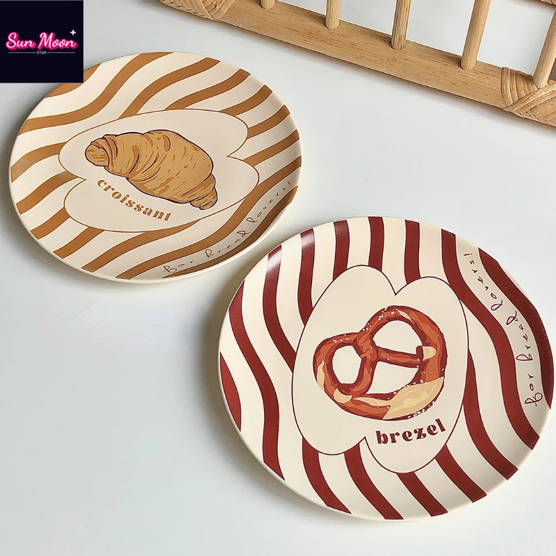 

American Cream Cute Bread Flat Plate Matte Ceramic Creative Stripe Breakfast Plate Premium Dessert Plate Kitchen Tableware