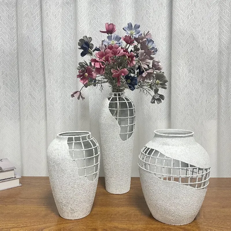 

Wabi Sand wind wrought iron vase creative hollow design simple flower pot decoration bed and breakfast living room