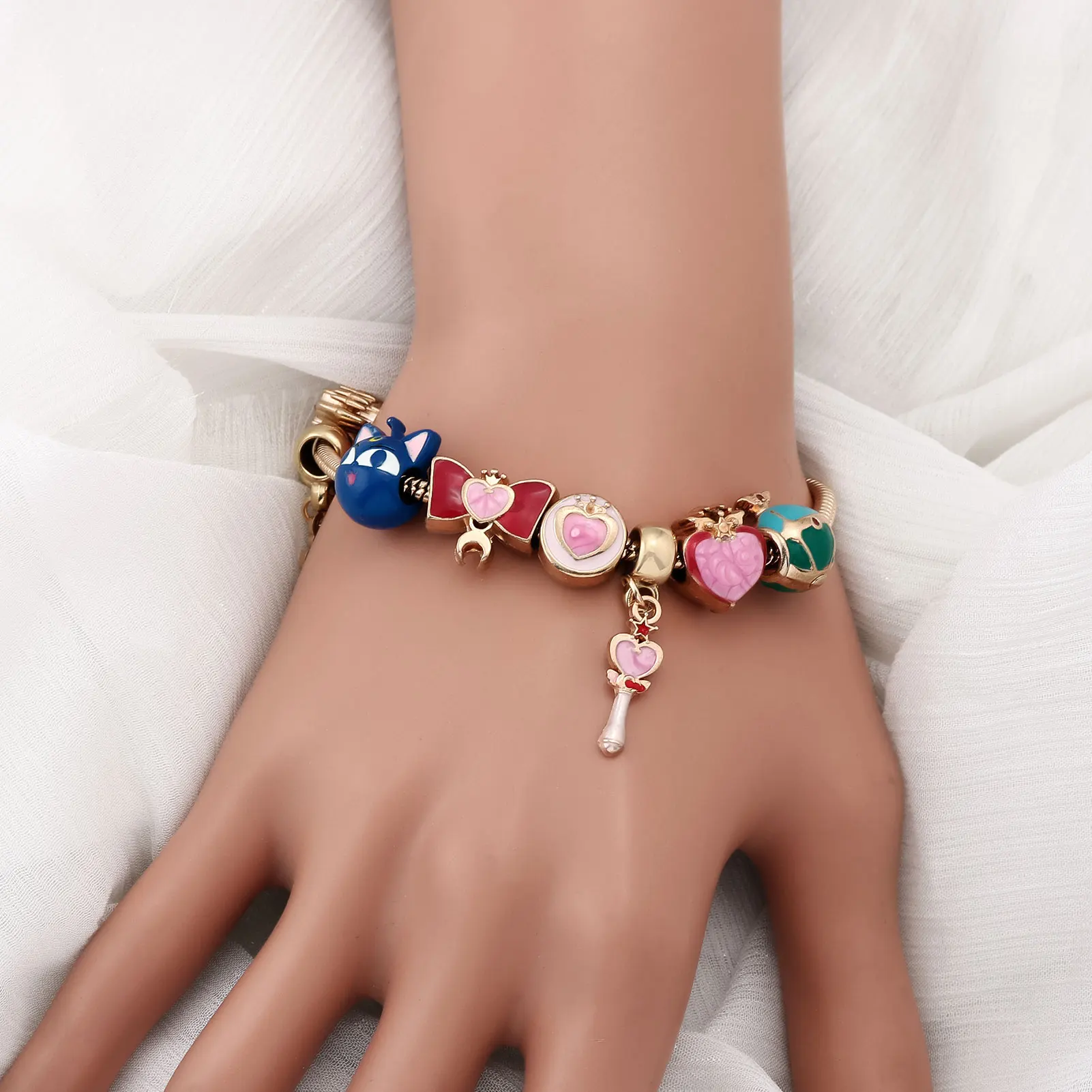 سوار لطيف للنساء - سوار على شكل قلب ونجمة من المينا الذهبية، مجوهرات لطيفة للارتداء اليومي، هدايا الحفلات التنكرية