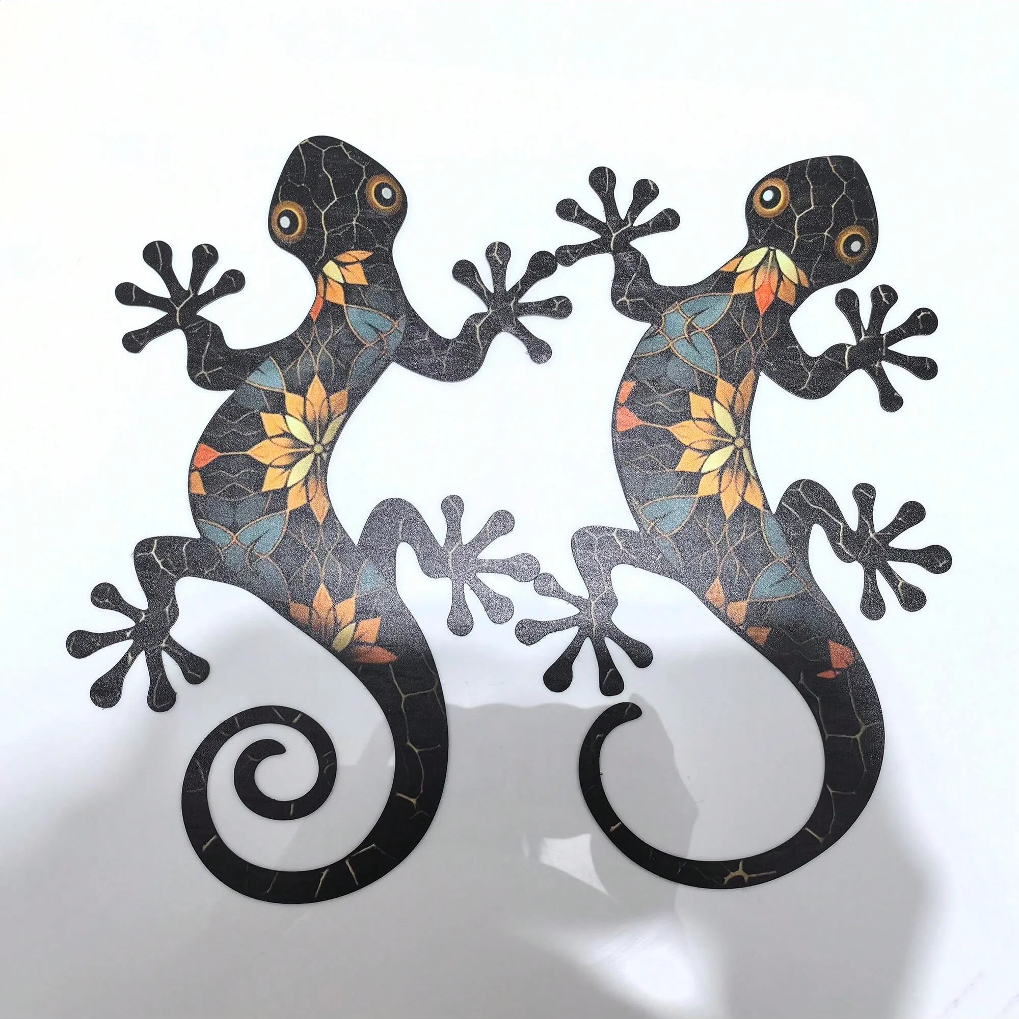 2pcs Nursery Decor Metal Gecko Hanging Ornaments - Charming Lizard Wall Decor for Indoor/Outdoor Spaces