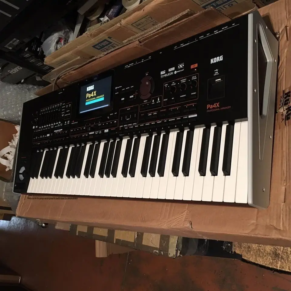 

BRAND NEW Korgs Kronos 2 61 Keyboard-Synthesizer FAST SHIPPING