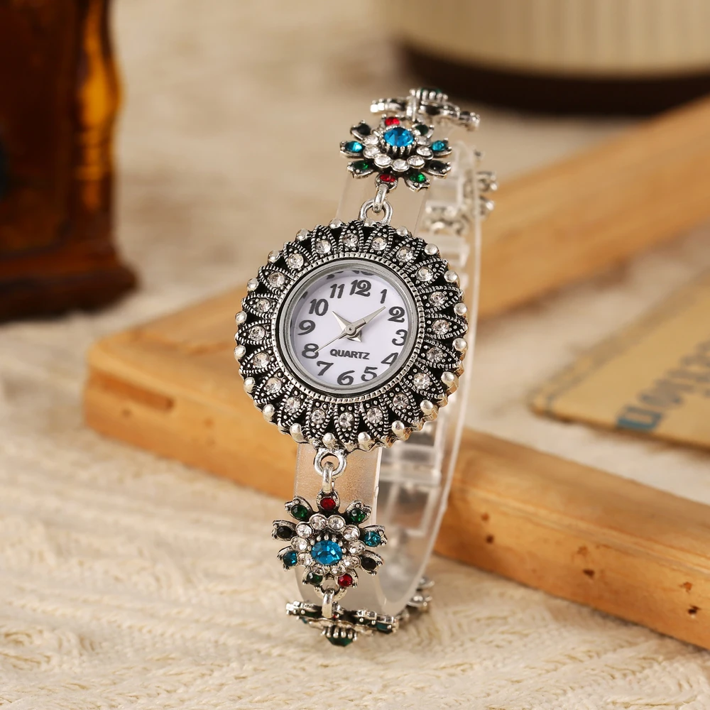 سوار ساعة نسائية جديدة، ساعة نسائية لون الماس حزام فولاذي مدمج على الموضة