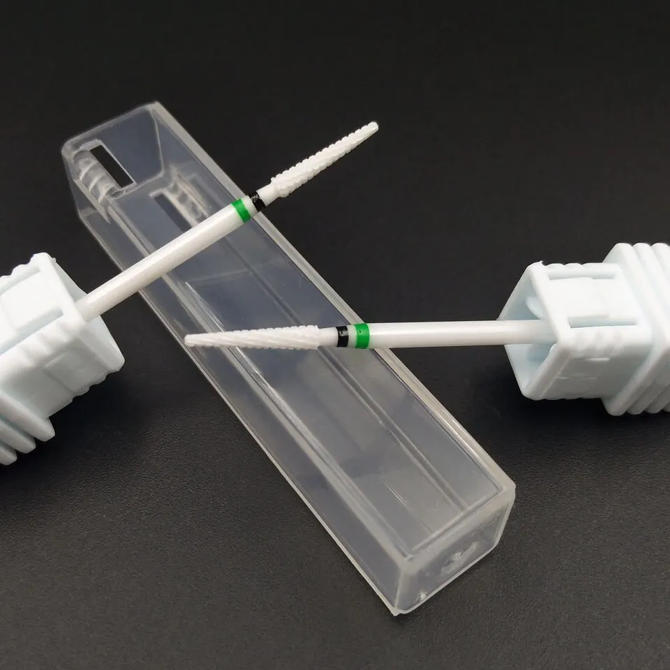 Foret à ongles en céramique 3/32 "broches rotatives pour nettoyer les cuticules pour manucure perceuse électrique accessoire outils de beauté des ongles-L358T