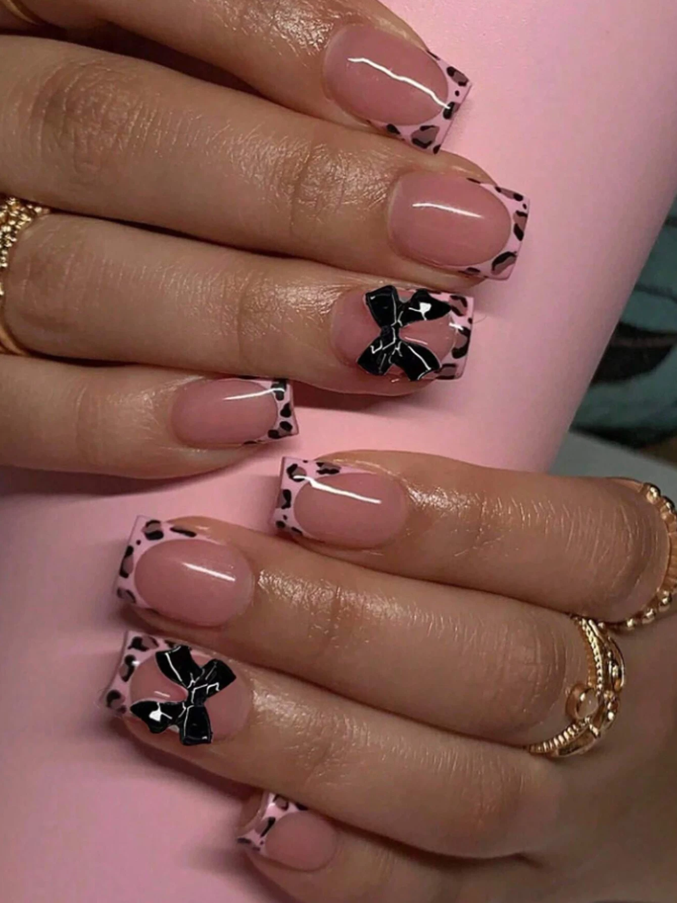 Set di unghie finte con copertura completa nera corta da 10 pezzi -Press On Nails Bowknot Design-1pc di lima per unghie e 1 kit di adesivi per colla per unghie