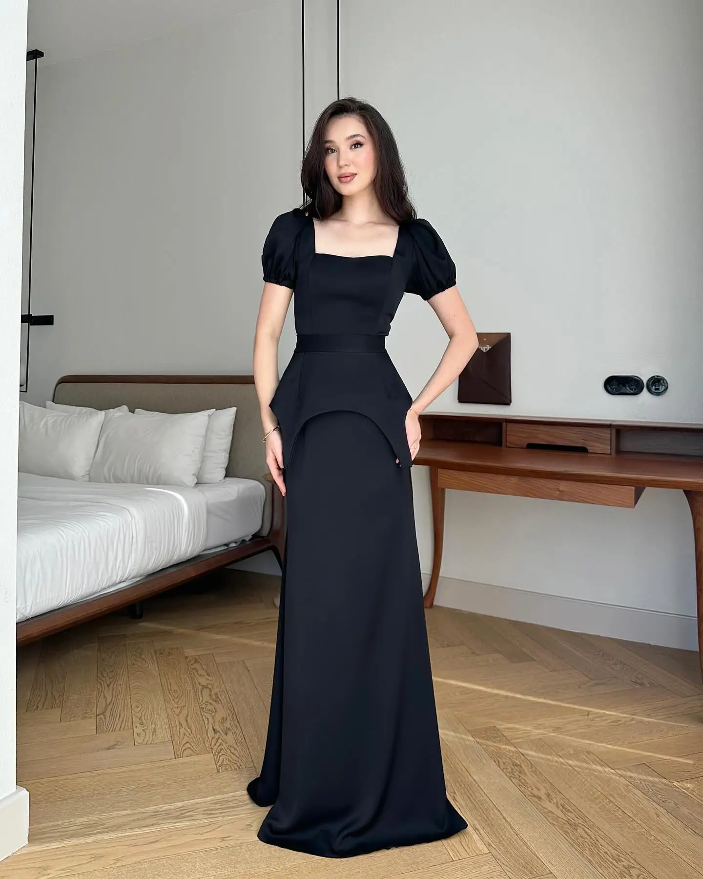 2025 выполненные на заказ вечерние платья трапециевидной формы с квадратным вырезом, современные атласные платья для выпускного вечера с короткими рукавами, модное вечернее платье с лентами