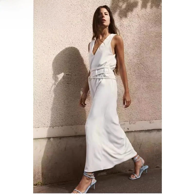 2024년 여름 신상 순백 분위기 롱 플리츠 스트랩 드레스 여성 패션 출근룩 스타일 V넥 반팔 가운