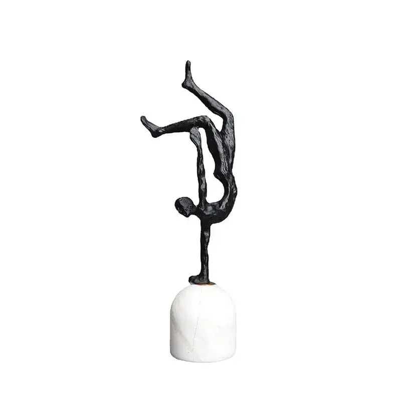 Statue minimaliste en métal Rick pour la décoration de bureau,