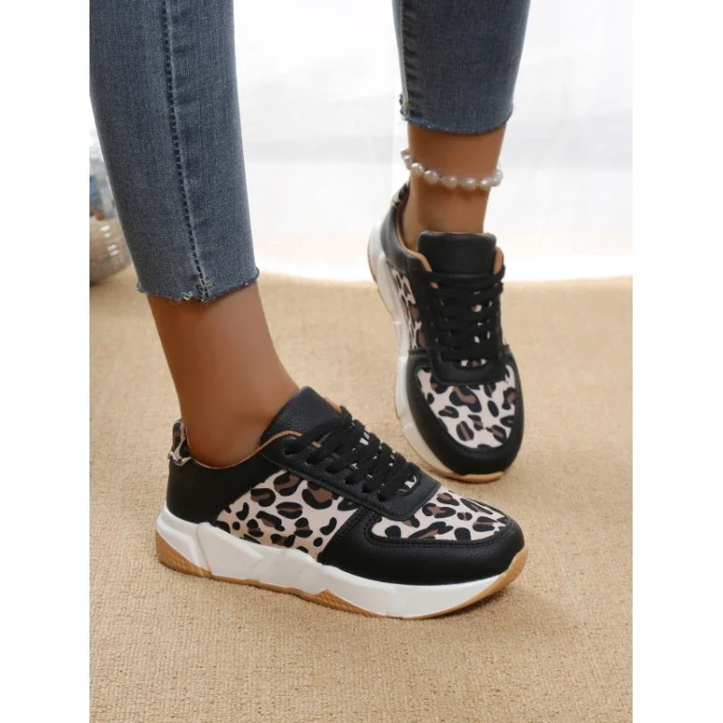 Zapatillas de deporte con estampado de leopardo para mujer, zapatos informales a la moda, cómodos para correr, tenis de otoño, novedad