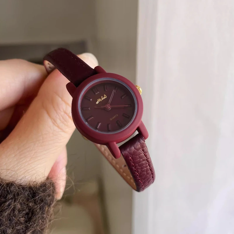 Classic Trend Ladies Watch Elegant and Simple 2025 Waterproof Quartz Watch Birthday Gift