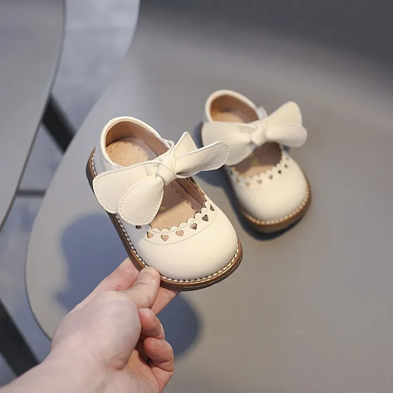 Retro Style Baby Girls Leather Shoes Children Kids Love Bow Princess Shoes Soft Sole Anti Slip Lightweight Infant Toddler Shoes