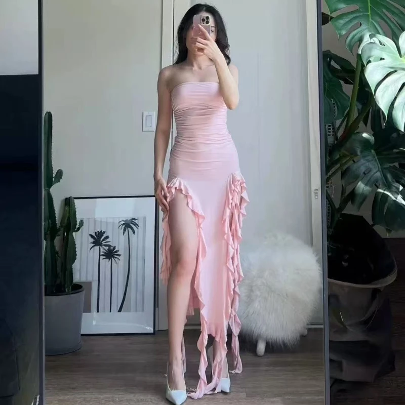 

Lioness Irregular French slimming strapless dress for women in summer is a sexy and slimming kelp strapless dress