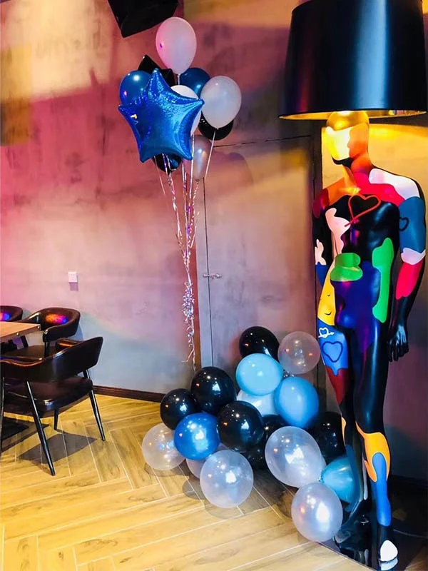 Escultura de lâmpada masculina personalizada, artesanato em resina de fibra de vidro pintada, decoração de Natal interior