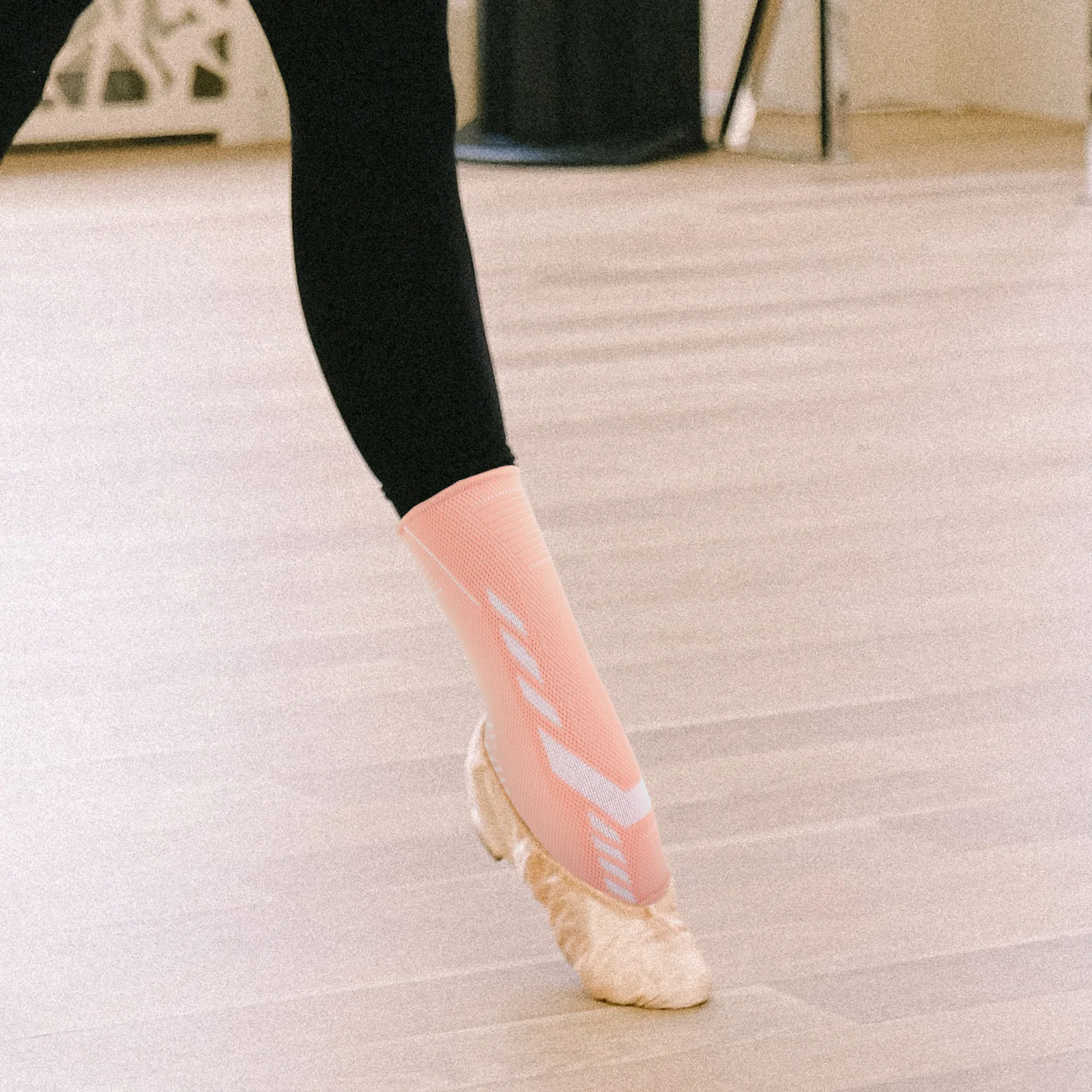 زوج واحد من الجوارب الضاغطة المريحة بأكمام الكاحل، دعم مسامي للجري والمشي الرياضي وتخفيف آلام القدم #5